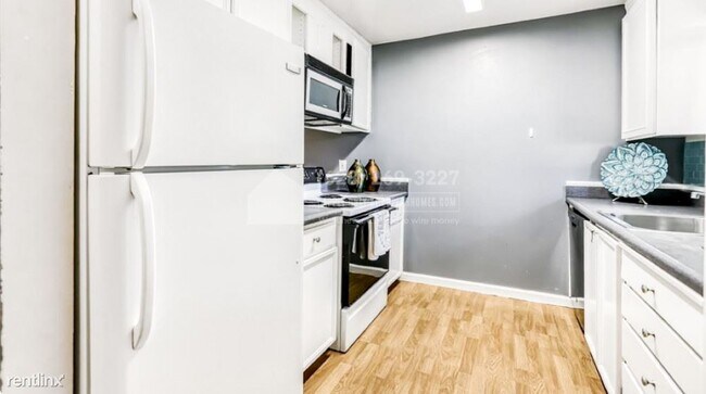 Building Photo - 2 br, 1 bath Condo - 1731 Ellis St Unit 6 -