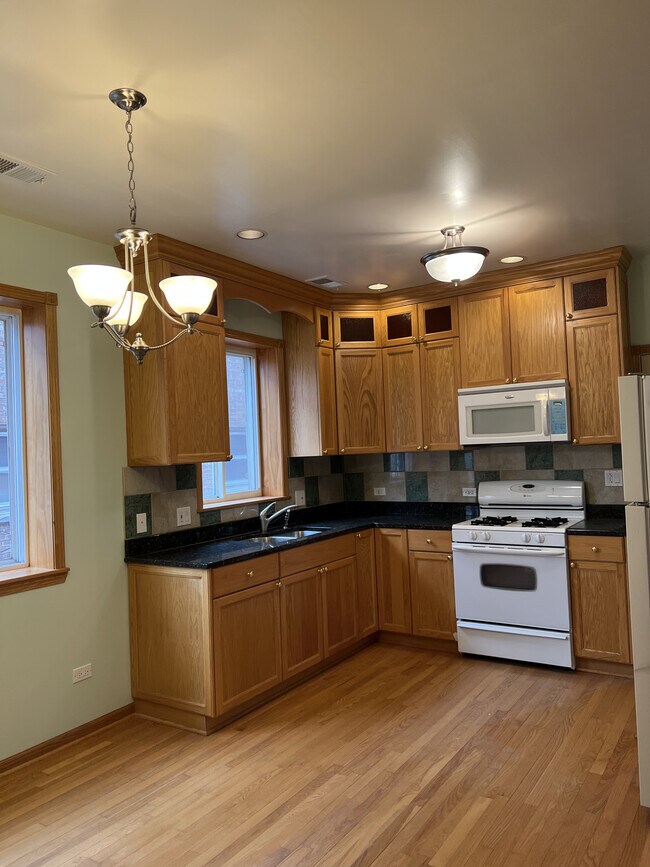 Foto del edificio - 3913 W 47th St