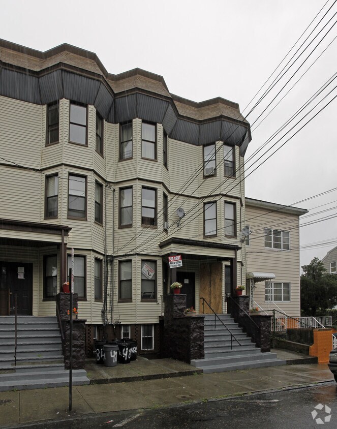 Foto principal - 484-486 Mercer St