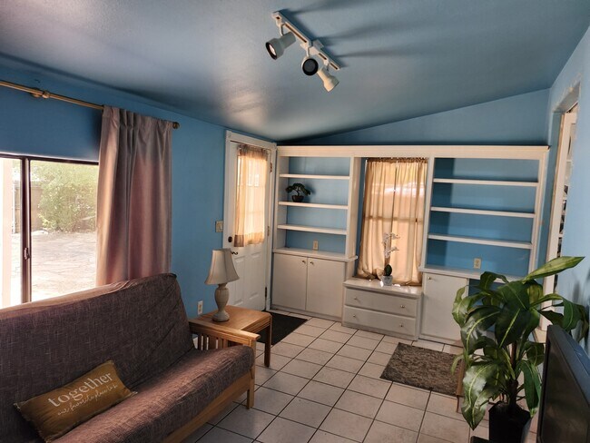 Foto del edificio - 851 Prescott Heights Dr