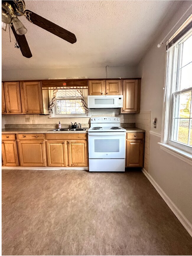 Building Photo - 4525 Brooklawn Cir