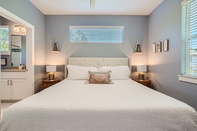 Foto del edificio - Casa de Ellie J. Newer home close to Downt...