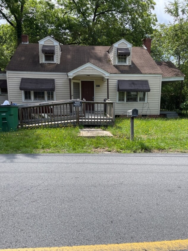 Primary Photo - Clinton Home for rent