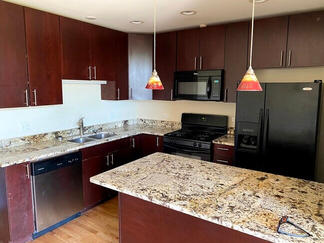 Foto del edificio - 3342 W 19th St