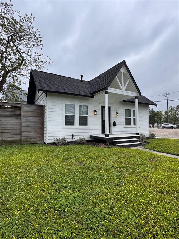 Building Photo - 211 Cottage St