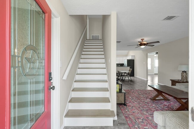 Foto del edificio - 12102 Mustang Ave