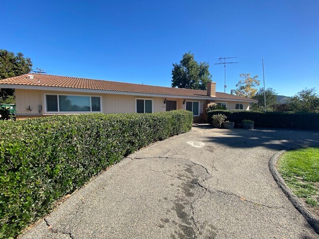 Building Photo - 30459 Rolling Hills Dr