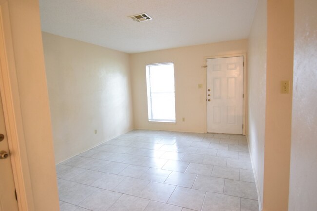 Building Photo - 4512 Calle Roble