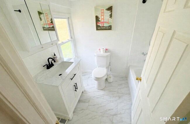 Building Photo - 493 High St