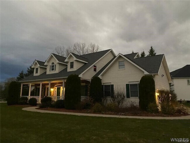 Foto del edificio - 8350 Manchester Park Dr