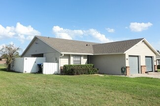 Building Photo - Villas At Pine Hills