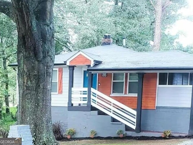 Photo - 818 Lee Andrews Ave SE Apartment