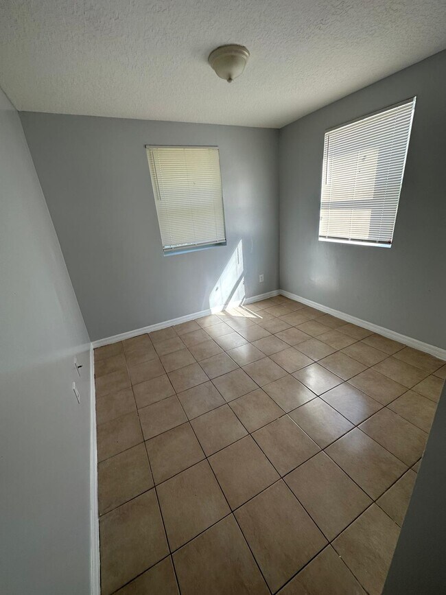 Building Photo - 1579 W 23rd St