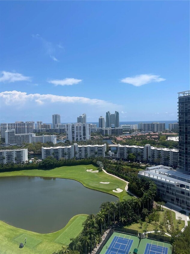Foto principal - 1755 E Hallandale Beach Blvd