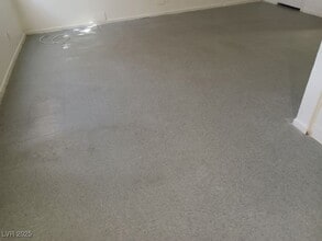 Building Photo - 1400 E Mesquite Ave