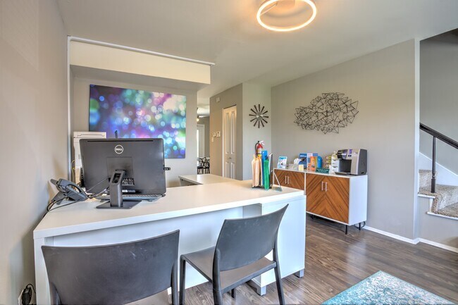 Foto del edificio - The Mint Townhomes