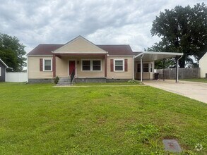 Building Photo - 1106 Poplar Ave