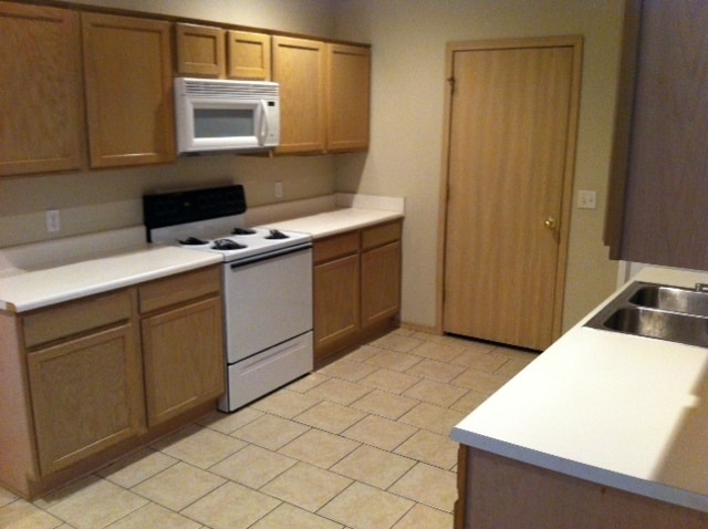 Photo - W. Dakota Trail Apartment