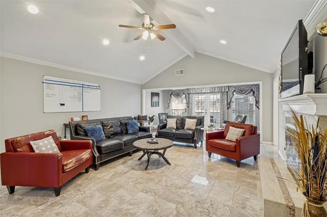 Foto del edificio - 3024 Encino Dr