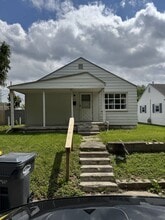 Building Photo - 415 E 35th St