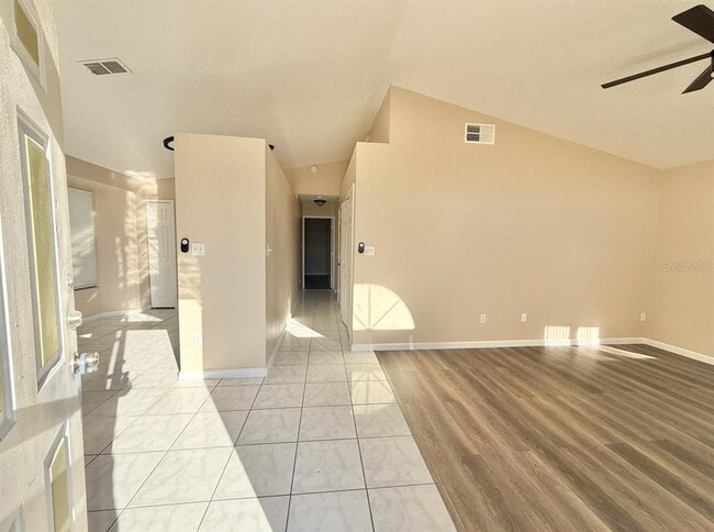 Building Photo - 2359 Harbor Town Dr