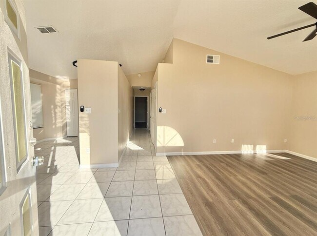 Foto del edificio - 2359 Harbor Town Dr