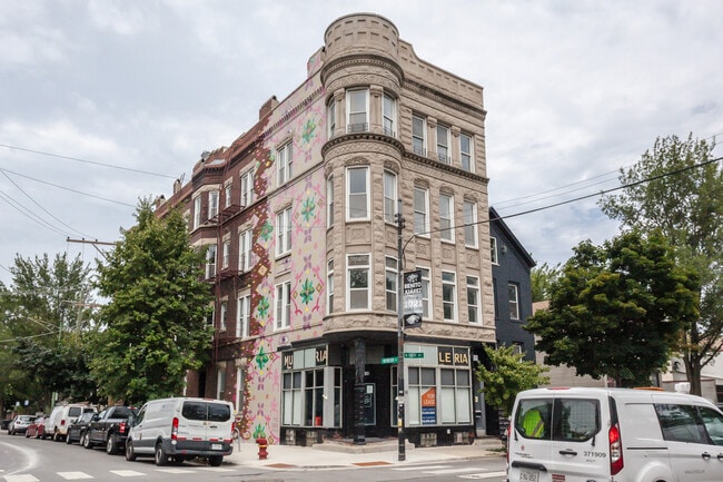 Building Photo - 816 W 18th St