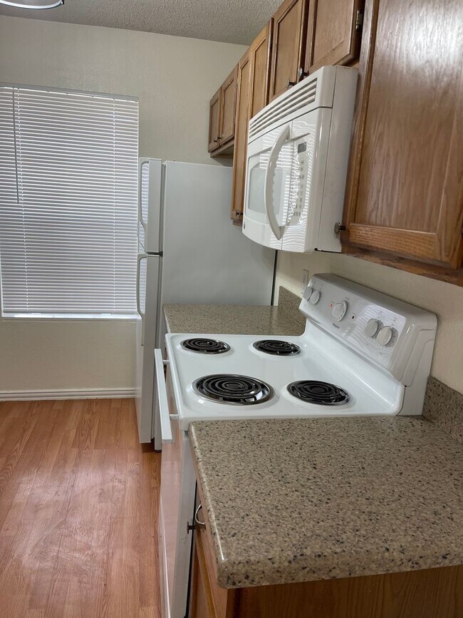 Foto del edificio - 4 Bedroom 2 Bathroom House