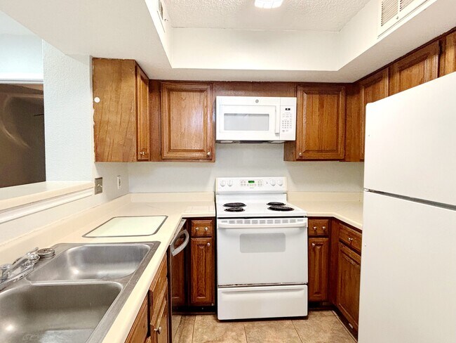 Foto del edificio - 10855 Meadowglen Ln