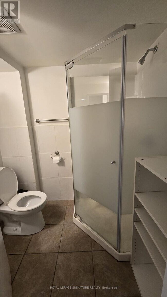 Photo du bâtiment - 3661 Lake Shore Blvd W