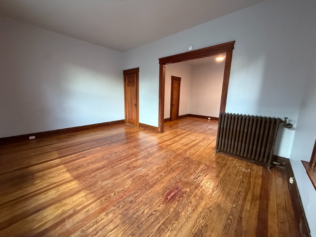 Building Photo - 329 Taylor Ave