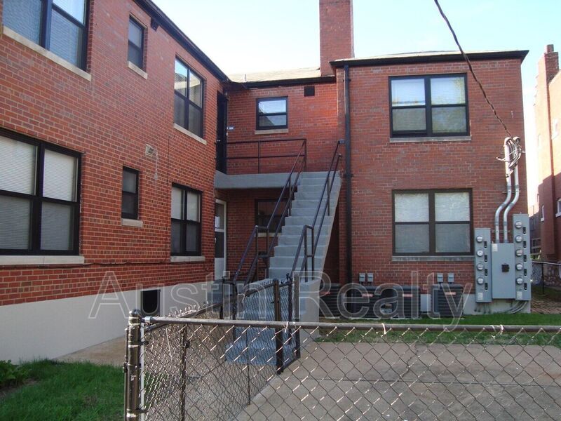 Foto del edificio - 341 Des Peres Ave