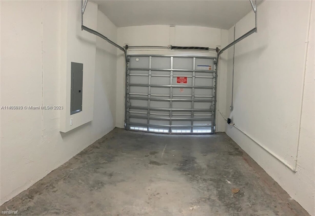 Foto del edificio - 3 br, 2.5 bath House - 2684 SE 12th St