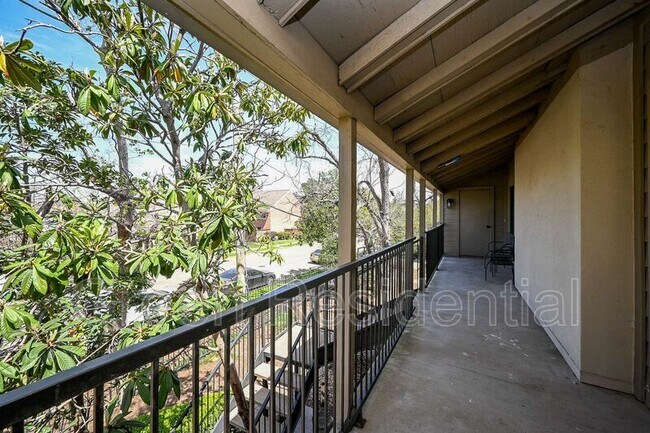 Foto del edificio - 1100 Augusta Dr