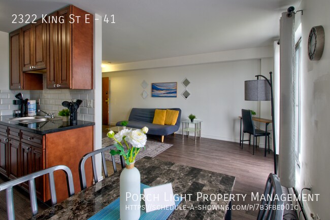 Photo du bâtiment - Renovated 1 Bedroom in Glenview West, Elev...