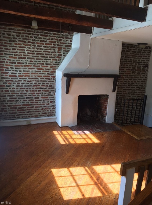 Building Photo - 616 Spruce St