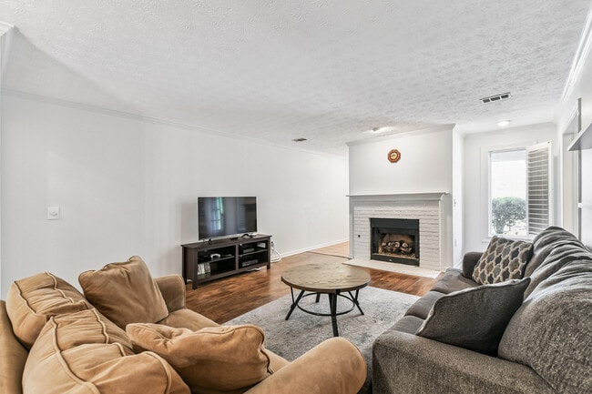 Photo - 19 Normandy Ct Townhome