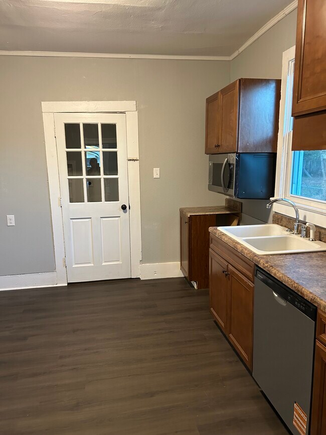 Foto del edificio - 1616 Davis St