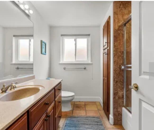 Bathroom w/ shower and tub - 5138 Outrigger Way