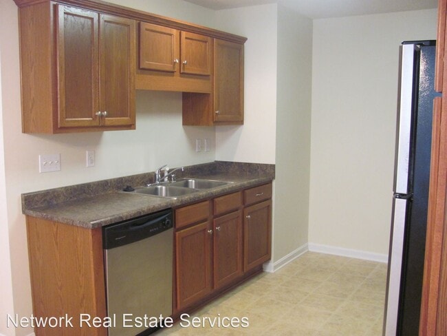 Building Photo - 3 br, 2.5 bath House - 152 Twin Lakes Dr