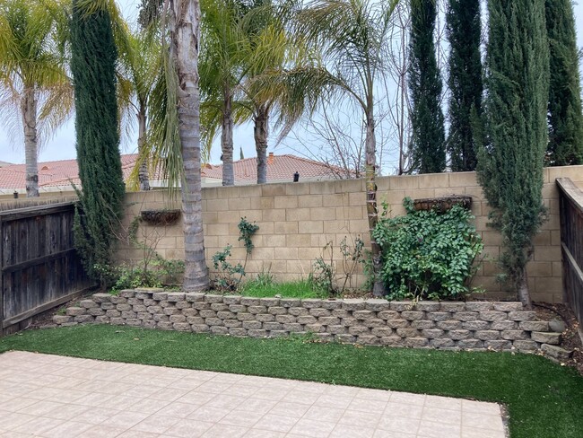 Foto del edificio - REDUCED Roseville and Ready