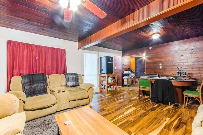 1632 Living Room - 1632 Fairview Ave