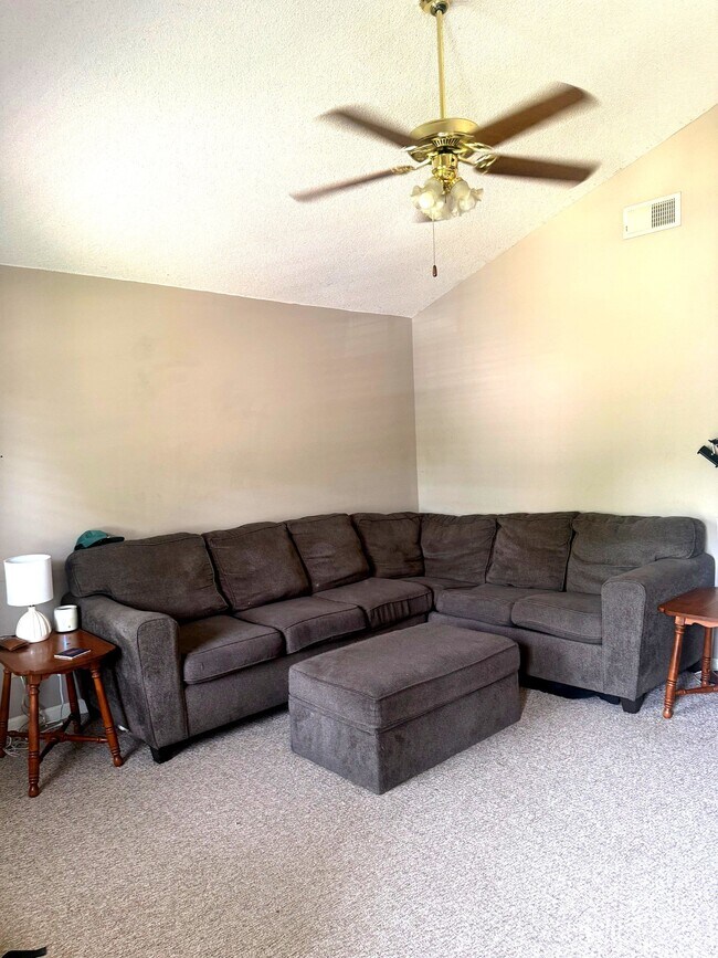 Foto del edificio - 541 Shady Grove E