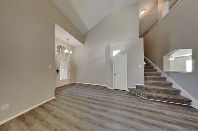 Building Photo - 10319 Pony Express Rd