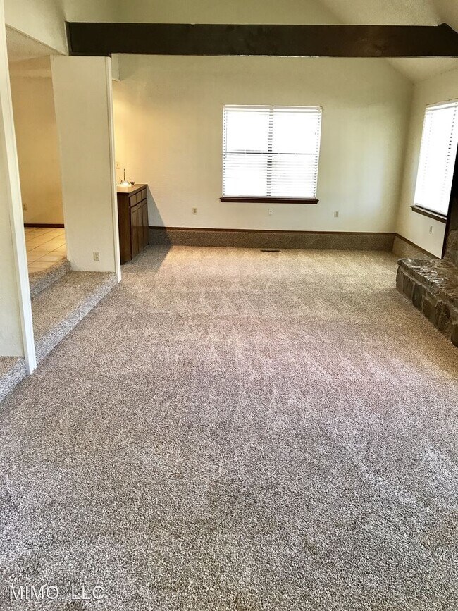 Building Photo - 2 br, 2.5 bath House - 13428 Clearbrook