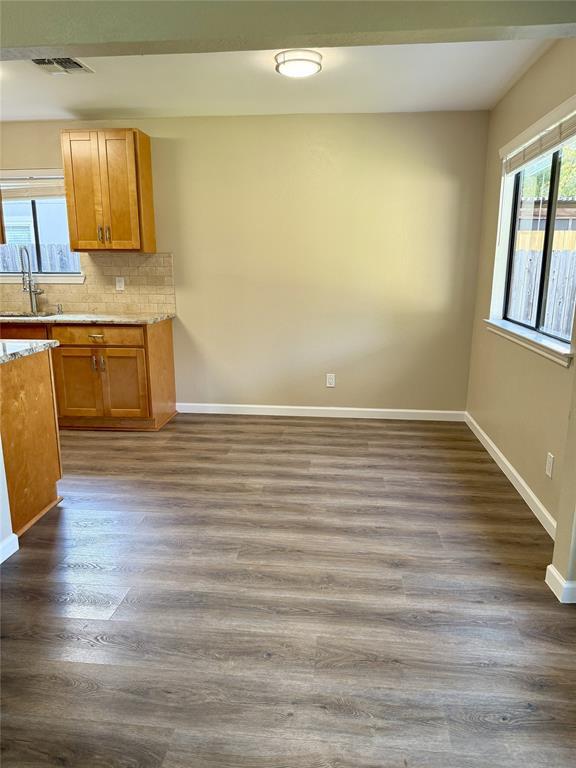 Foto del edificio - 3814 Stonecroft Dr