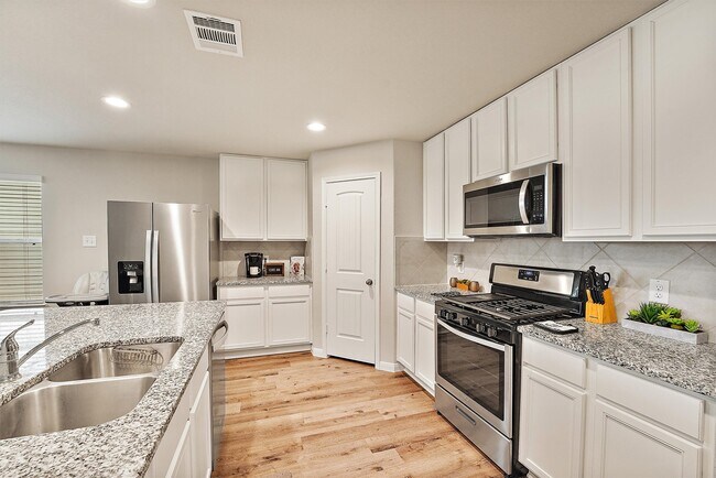 Foto del edificio - 3242 Alberelli Dr