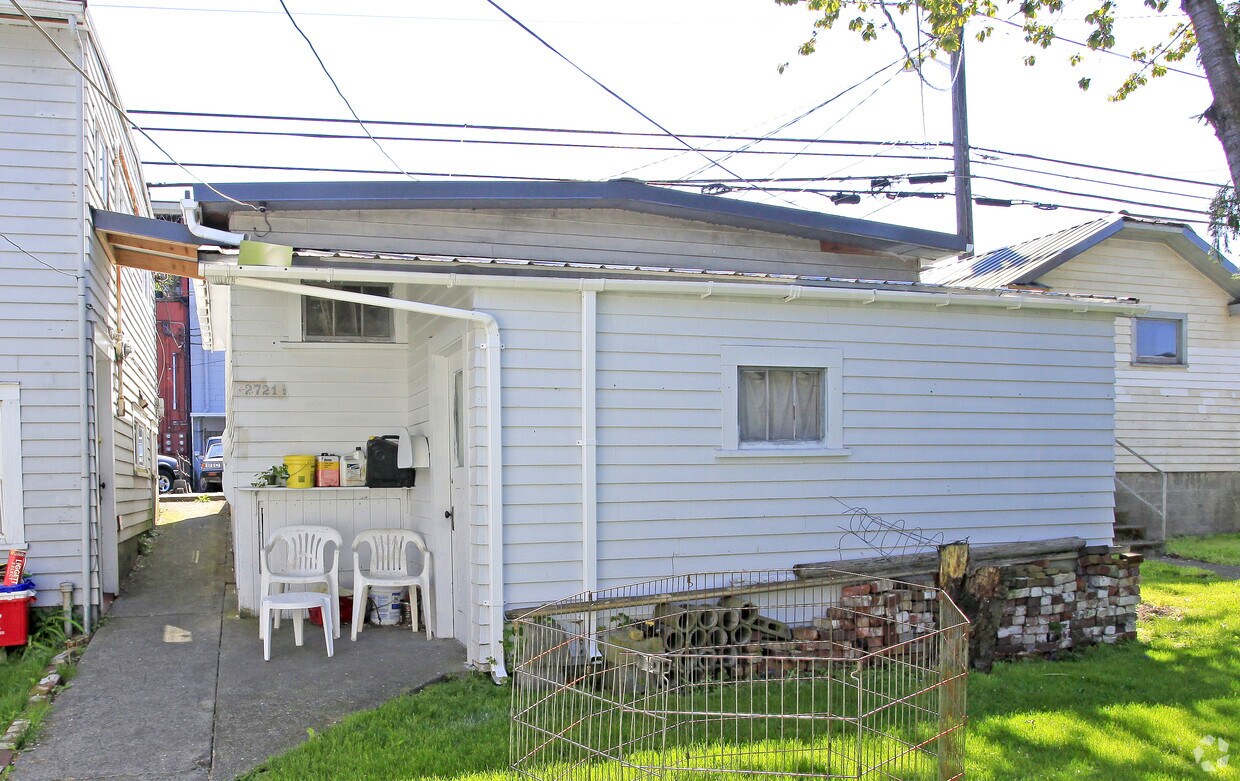 Building Photo - 2719-2721 Grand Ave