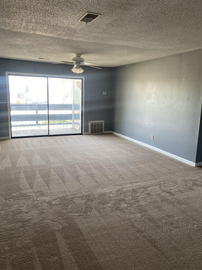 Foto del edificio - 2616 Randleman Rd