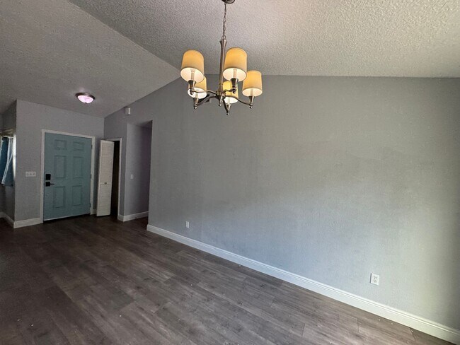 Building Photo - 2BD/2BA Modern Elegance Meets Everyday Com...